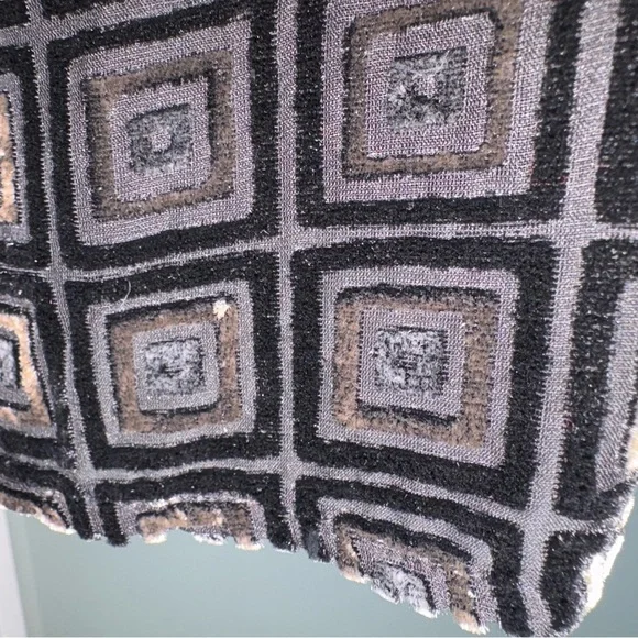 Script Cut Velvet Blouse - Picture 5 of 8